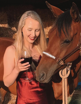 Wine Machine - Influencer Annalise Monson